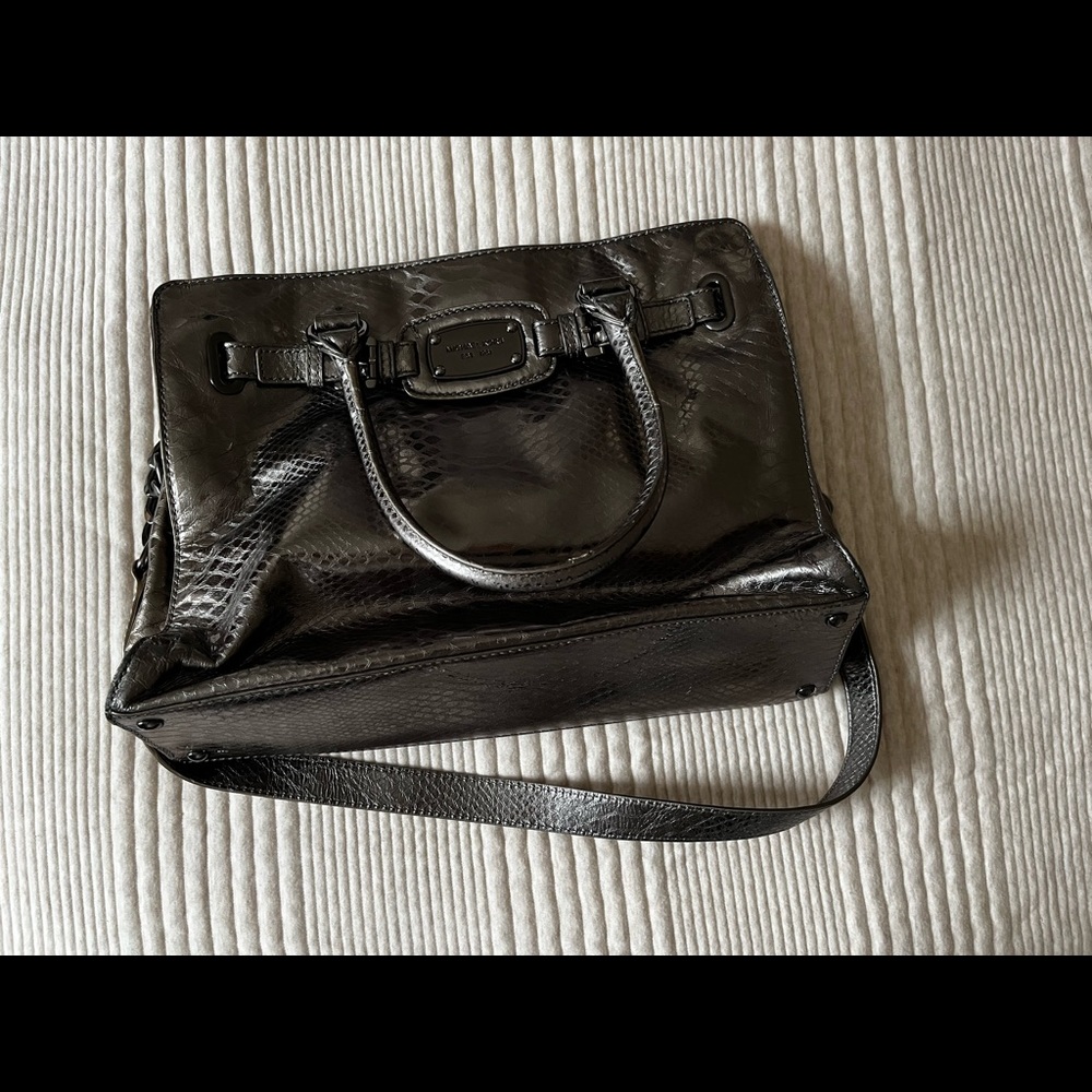 Michael Kors Hamilton Large Gunmetal Metallic tote